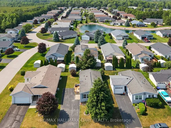 3 Illinois Cres, Wasaga Beach, ON L9Z 3A8