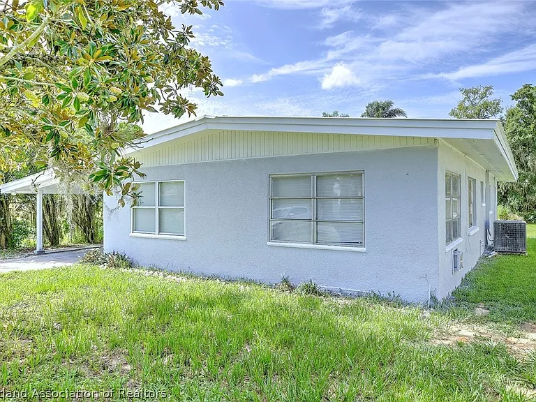 1061 Lake Sebring Dr — Photo 25