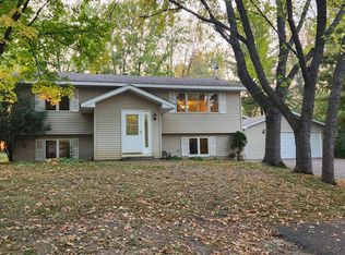 7425 Kurt St, Loretto, MN 55357