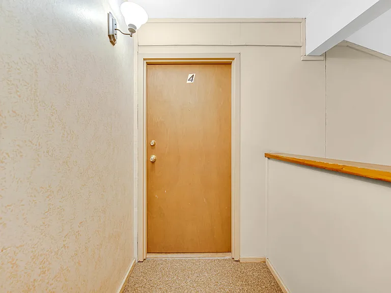 7000 Newport Dr #204 — Photo 5
