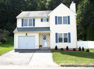 19 Ridge View Ter, New Hartford, CT 06057