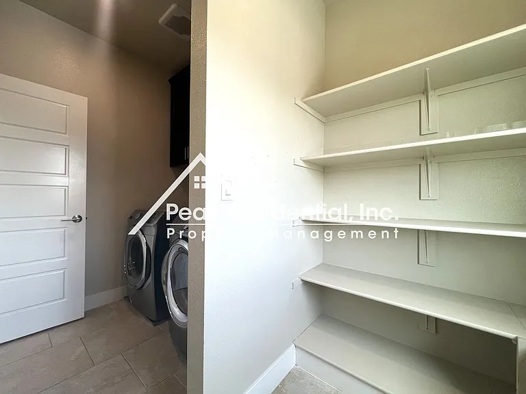 4549 Maple Crest St — Photo 18