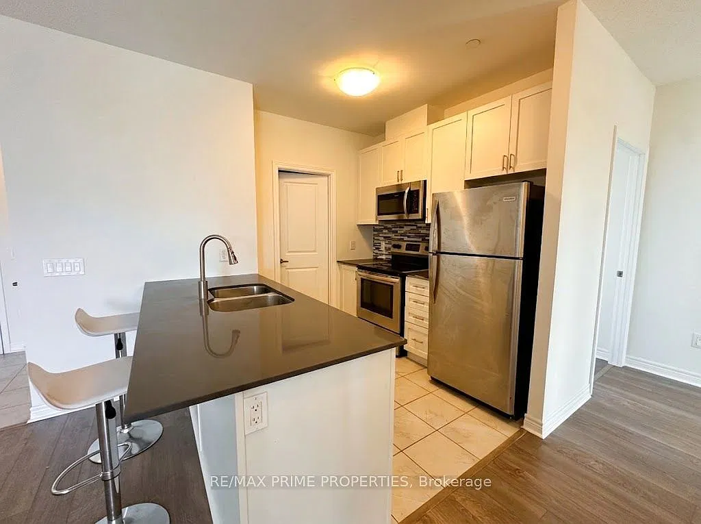 3 bed, $2,900 — Photo 2