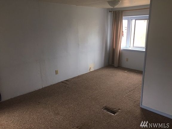 5th image of 33427 89th Avenue Ct S