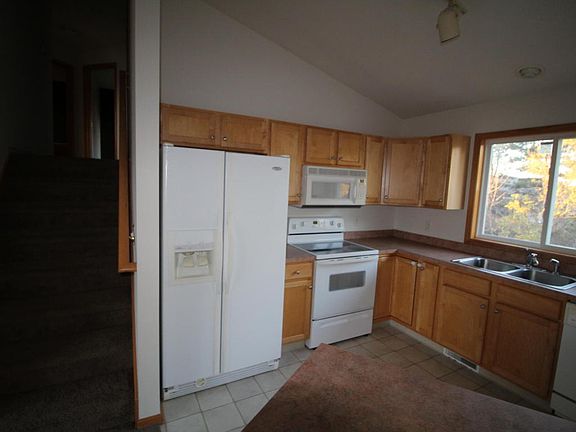 4th image of 5591 E De Blaay Ct SE