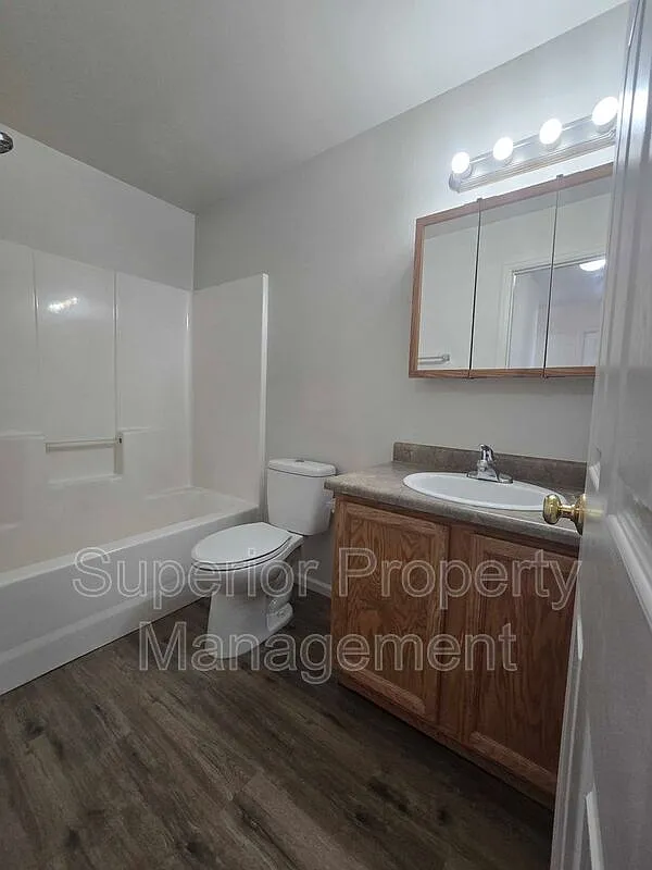 2 bed, 1.0 bath, 849 sqft, $1,250 — Photo 3