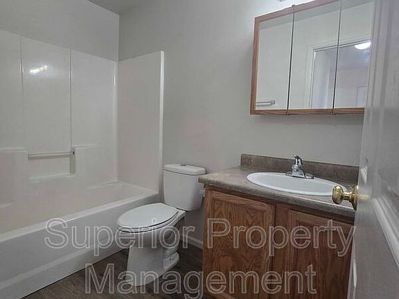 3rd image of 623 W 2nd St APT B