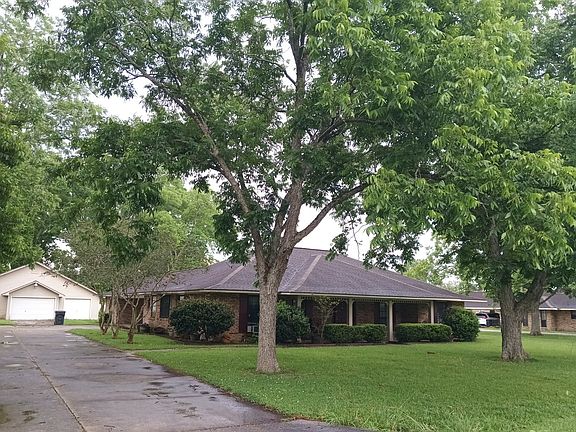 3rd image of 14500 Brenda Dr