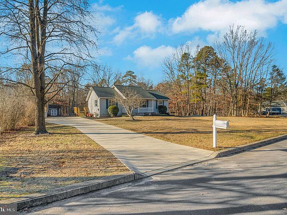 3rd image of 3160 Deerberry Ct