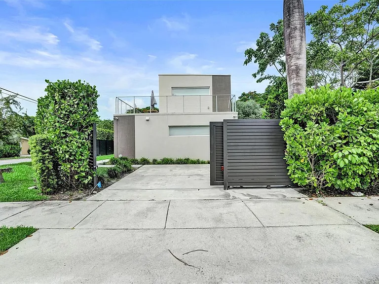 1601 NW 6th Ave — Photo 22