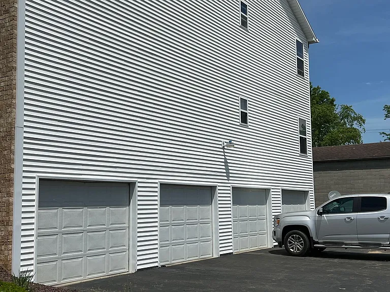 3635 Indian Run Dr #5 — Photo 2