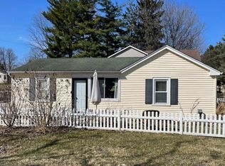 1105 Burgoyne Blvd, Rochester Hills, MI 48307