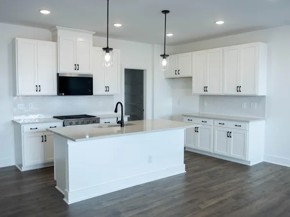 19 Ara Ct #204, Angier, NC 27501