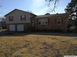 1004 Willow Cove Cir SE, Huntsville, AL 35802