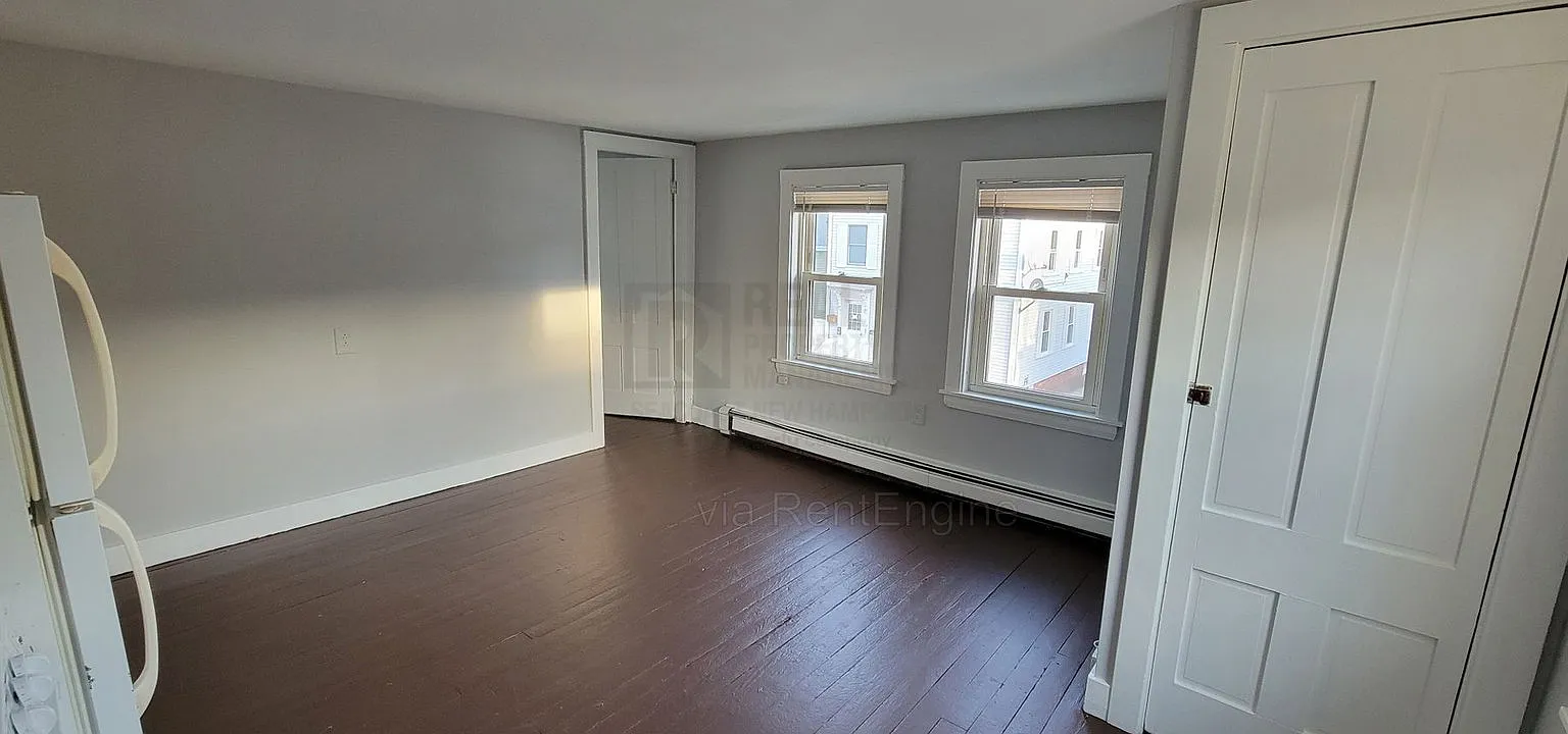 1 bed, 1.0 bath, $1,300 — Photo 2
