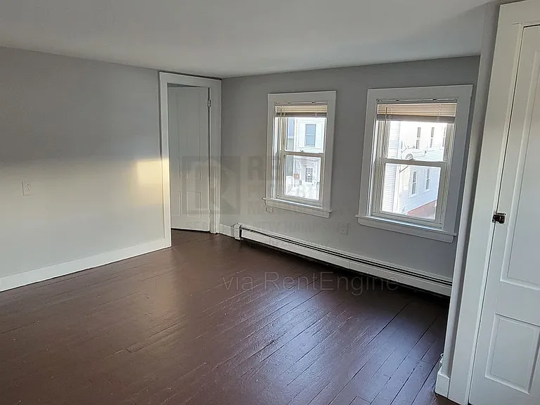 11 Maple St #A — Photo 2