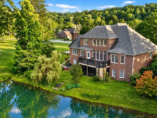 6 Ives Lake Rd, Signal Mountain, TN 37377