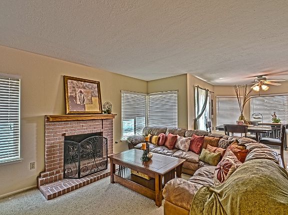 2nd image of 9744 Saskatchewan Ave