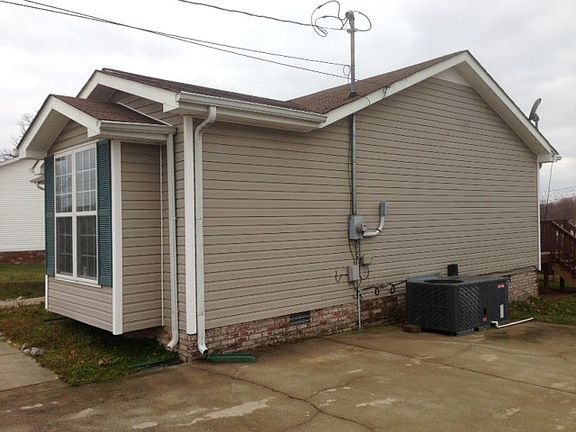 3rd image of 917 Van Buren Ave