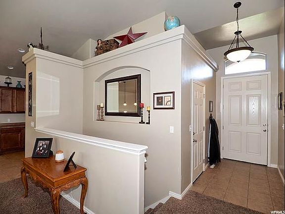 5th image of 551 W Crenshaw Way