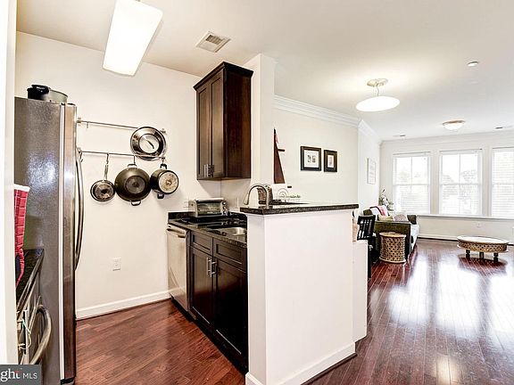 4th image of 2101 N Monroe St APT 217
