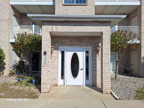 2009 W 75th Pl Unit 38, Merrillville, IN 46410