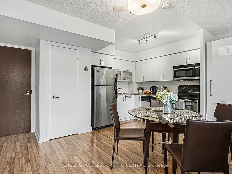 80 Western Battery Rd #207 — Photo 4