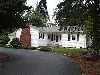 5th image of 1114 Country Club Dr