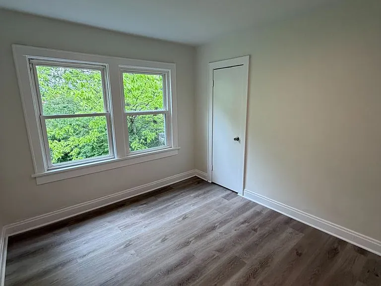 1272 Kent St — Photo 11
