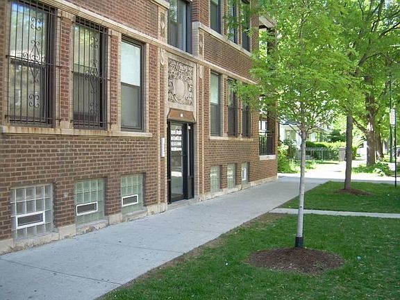 2nd image of 4810 N Christiana Ave APT 3E