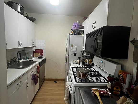 2nd image of 144 Kenrick St