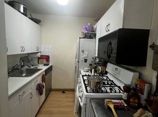 144 Kenrick St APT 35, Brighton, MA 02135