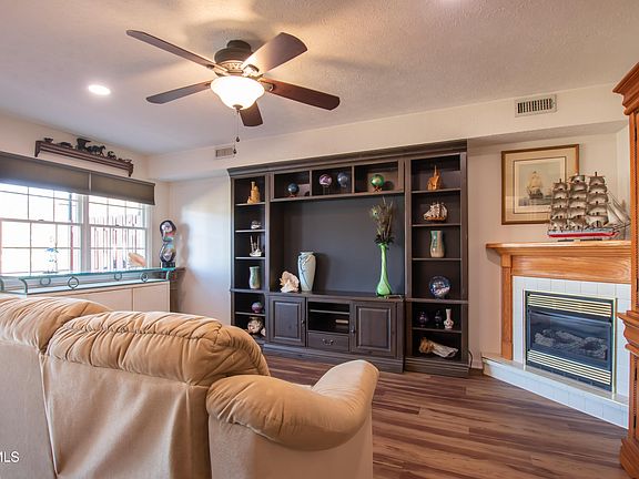 3rd image of 420 Alexander Ave #420