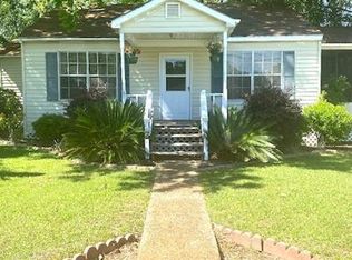 305 Bay Ave, Richton, MS 39476