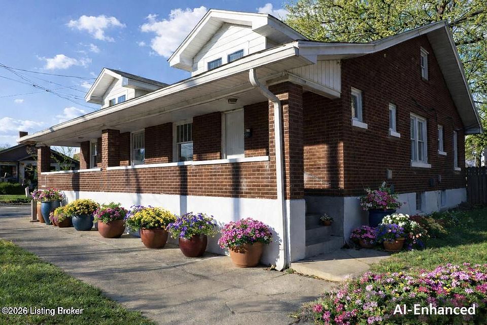 1st image of 221 W Woodlawn Ave