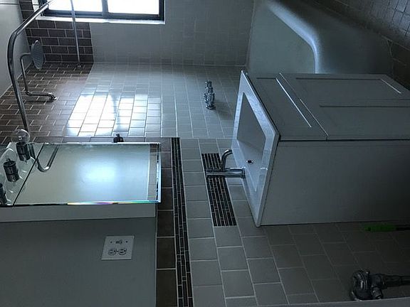 5th image of 2138 31st St APT 3A