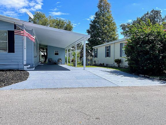 2nd image of 712 Royal Oak Dr E