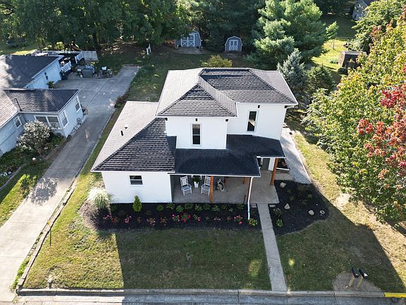 2nd image of 52 Washington St