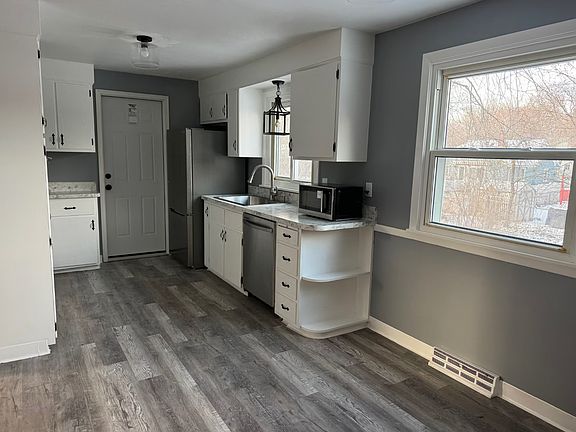 4th image of 206 Longmeadow Dr