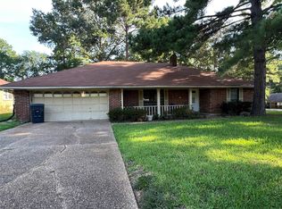 6100 N Weatherby Dr, Shreveport, LA 71129
