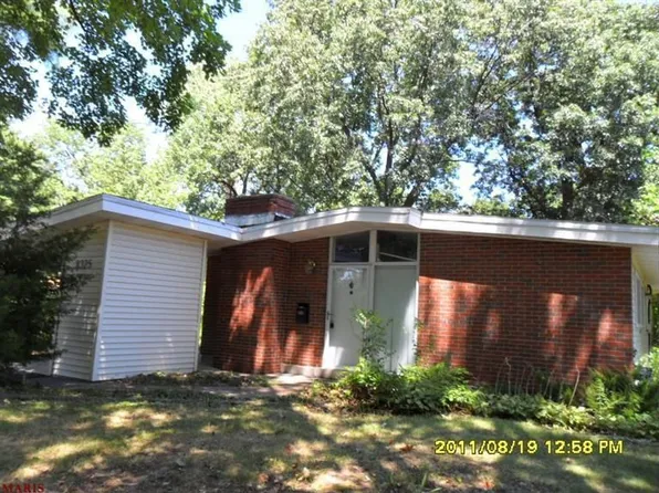 8325 Graybirch Dr, Saint Louis, MO 63134