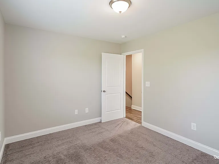 102 Sage Dr — Photo 9