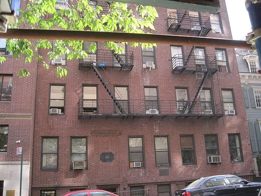 Rented by Peter Ashe | media 29