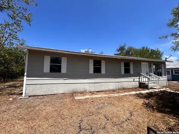 510 Riley St, Seguin, TX 78155