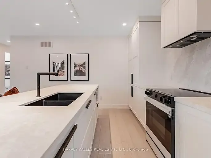 2 bed, 1.0 bath, 900 sqft, $3,250 — Photo 4