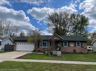 4291 Ravenswood Rd, Marysville, MI 48040