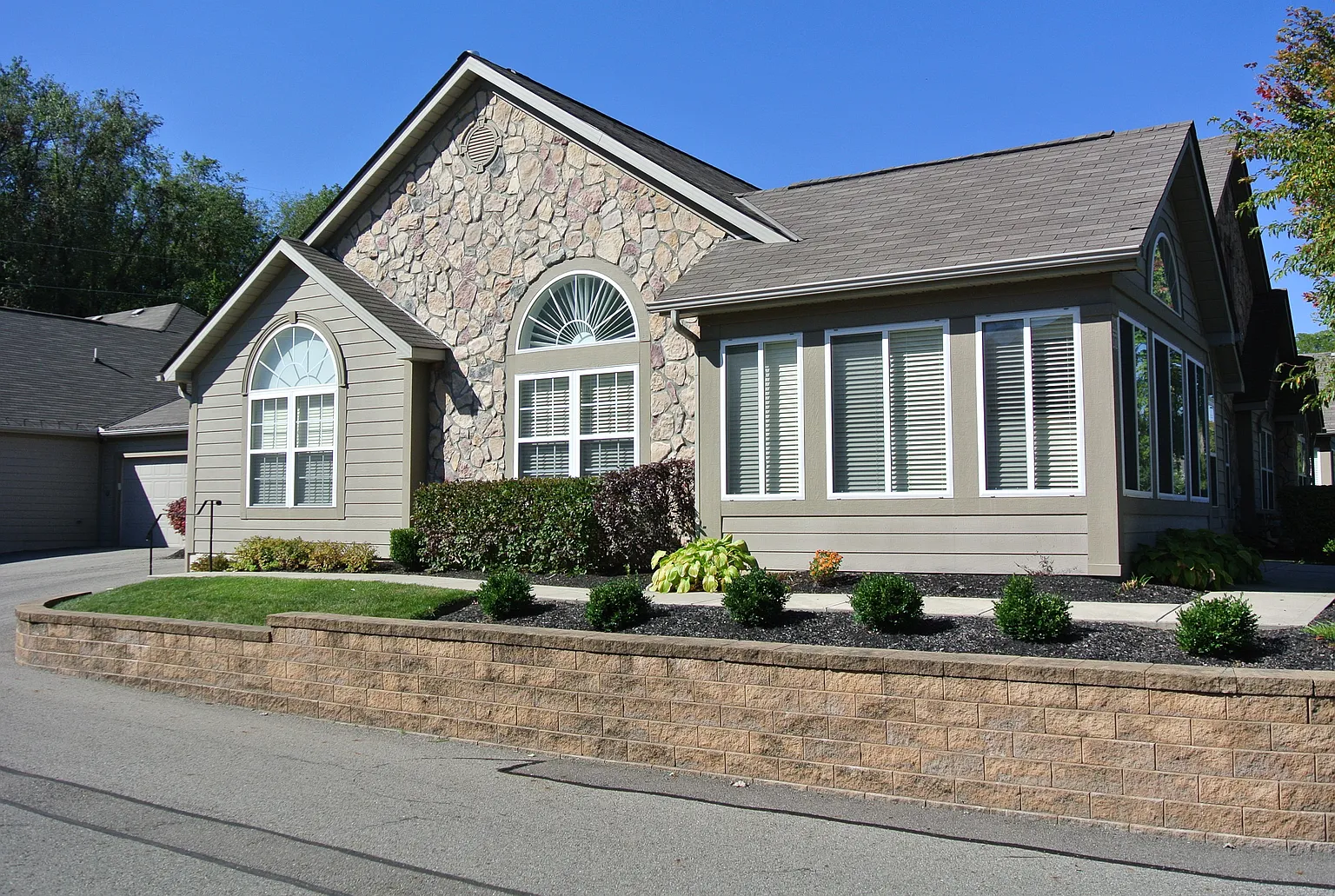 2069 Valentina Ln photo 1