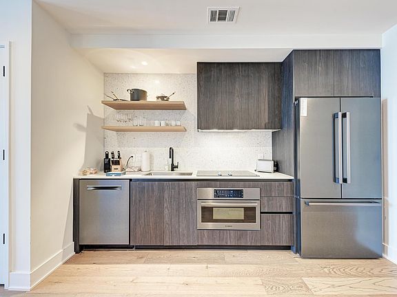 3rd image of 48 East Ave #2802