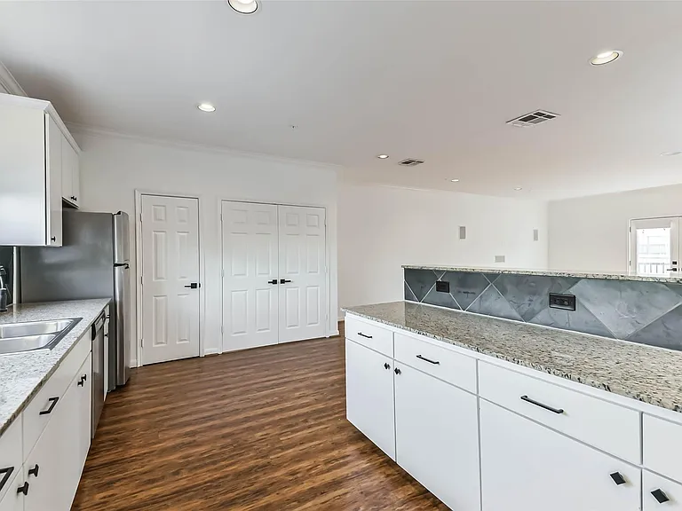 17 Waugh Dr #209 — Photo 15