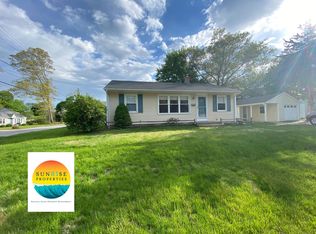 6 Elna St, North Kingstown, RI 02852